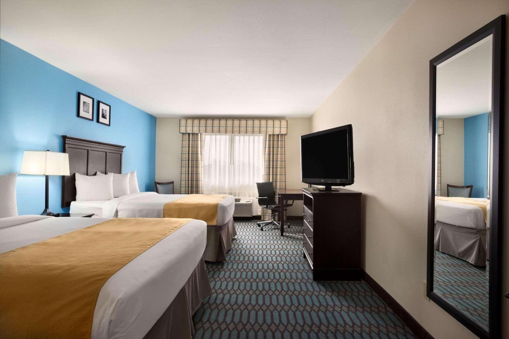 Country & By Radisson, Lubbock, Tx Hotel