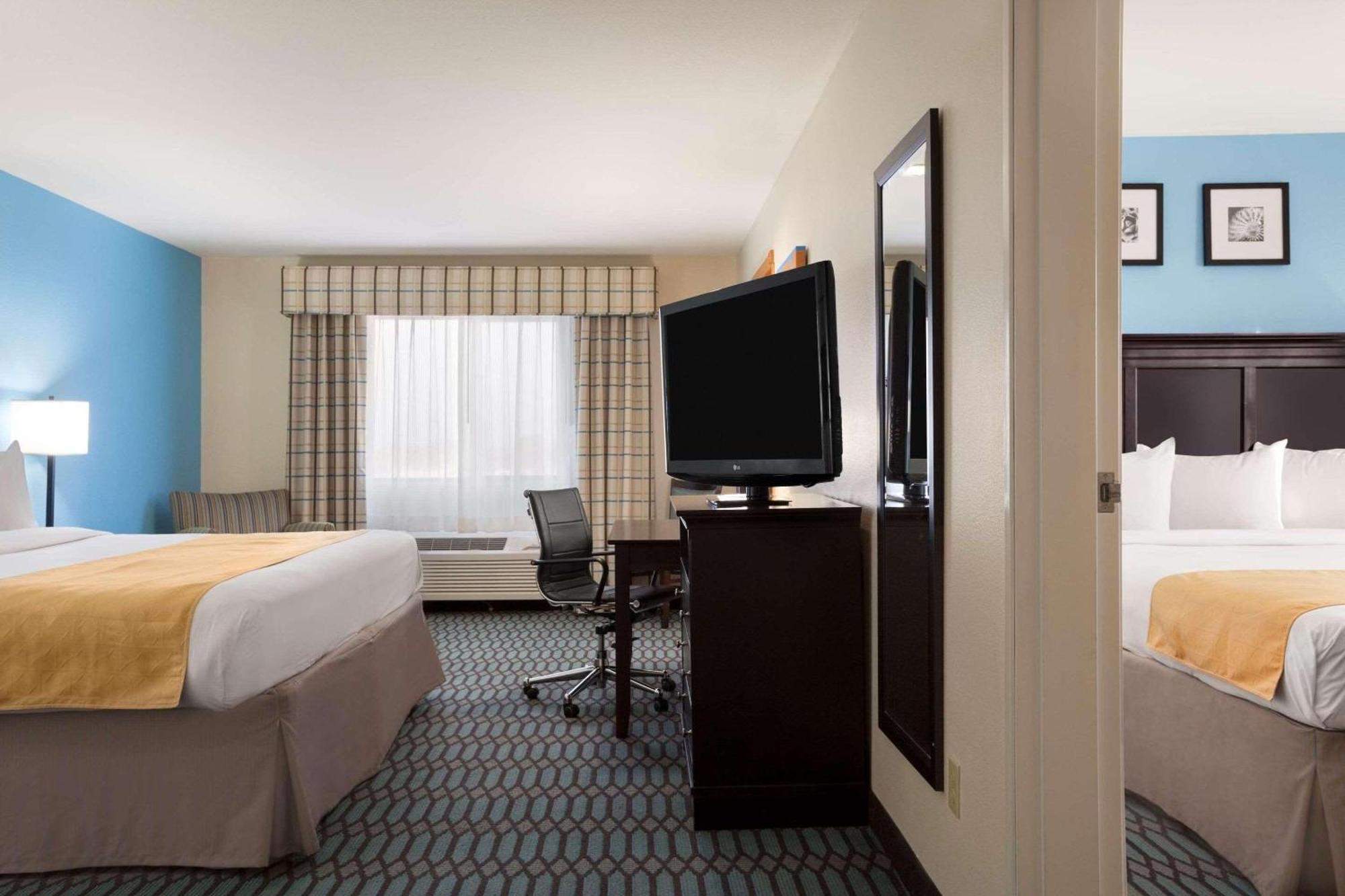 Hotel Country & By Radisson, Lubbock, Tx Lubbock