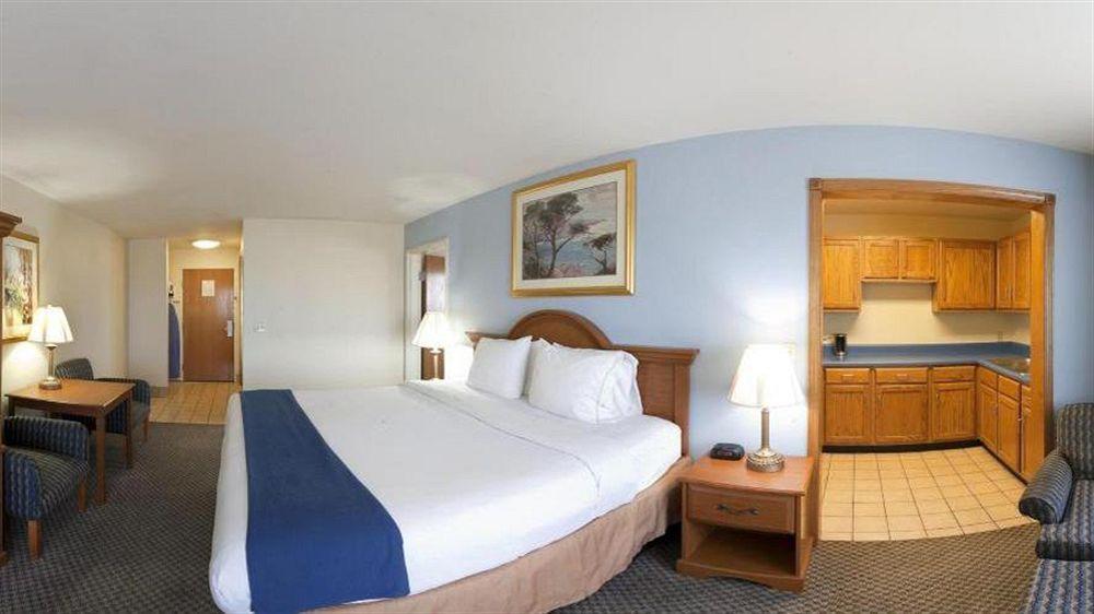 Country & By Radisson, Lubbock, Tx Hotel
