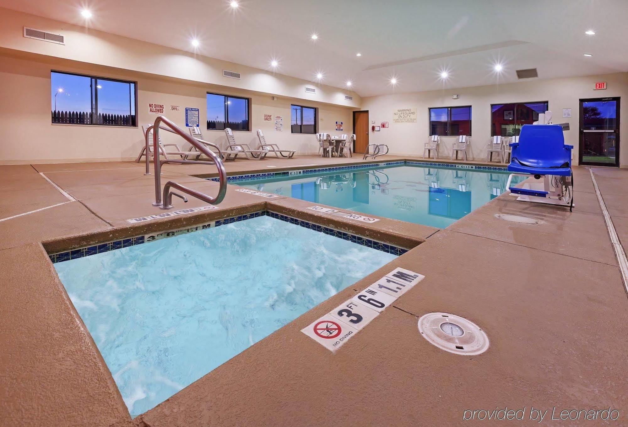 Hotel Country & By Radisson, Lubbock, Tx Lubbock